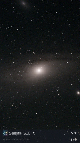 2025-10-13 M31_93poses.jpg (1.51 Mio) Consulté 695 fois empilement réalisé en zone faiblement éclairée